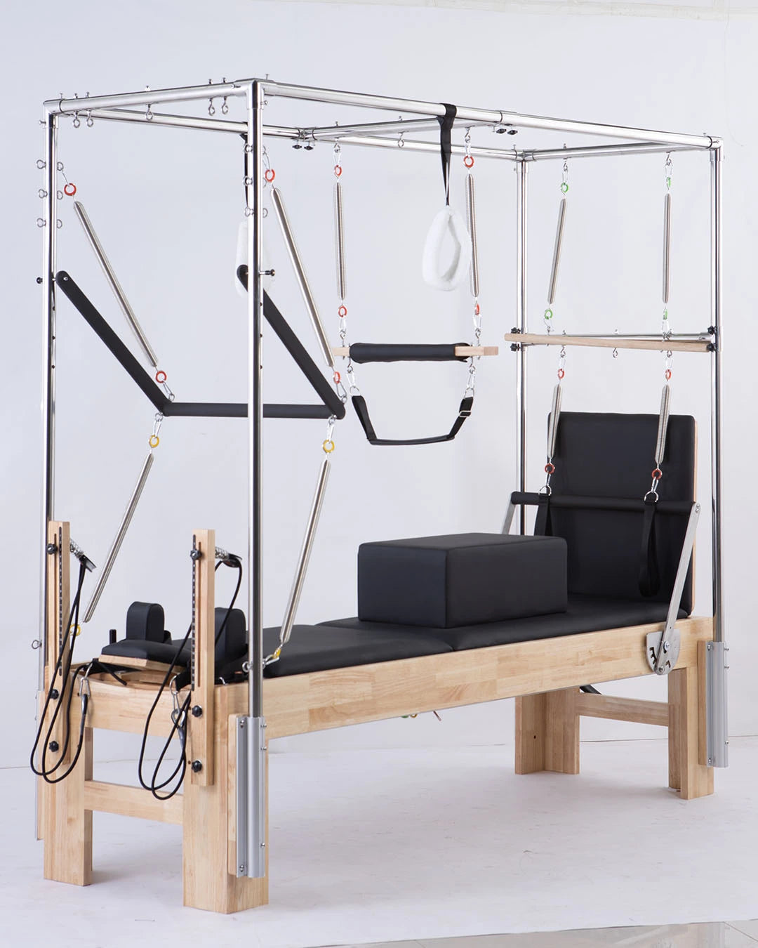 Pilates Reformer in legno di quercia + Combo Tower in acciaio - pelle microfibra nera
